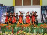 Pentas tarian Nusantara sebagai penilaian praktek mapel seni tari